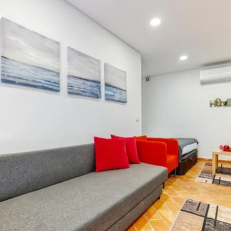 Homey Haven With A Rustic Charm Appartement