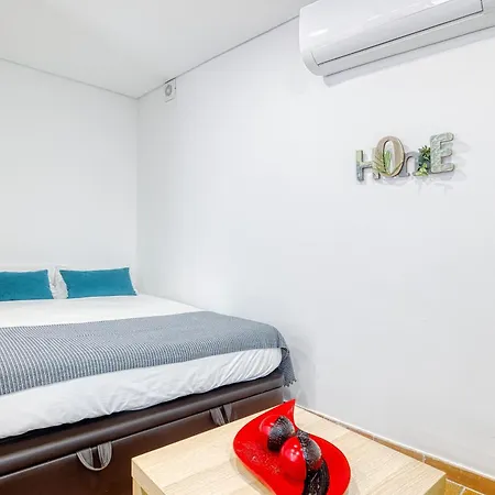 Homey Haven With A Rustic Charm Appartement Lisboa