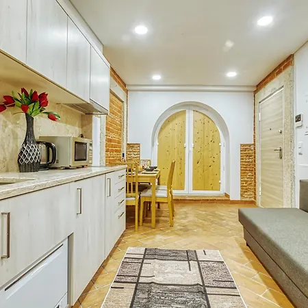 아파트 Homey Haven With A Rustic Charm 리스본